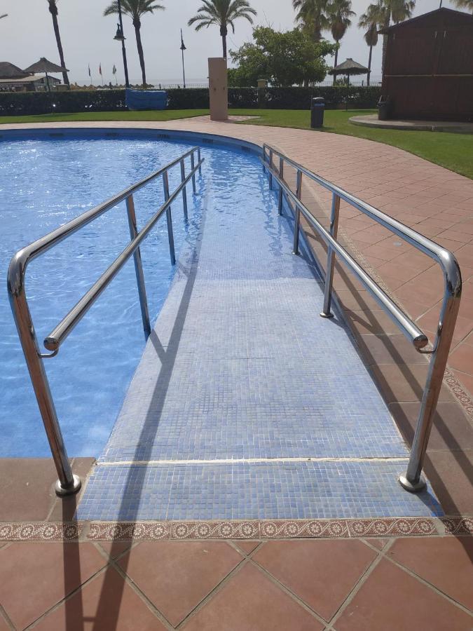 Luxury House 110 M2 On The Beach, Pool, Parking Τορρεμολίνος Εξωτερικό φωτογραφία