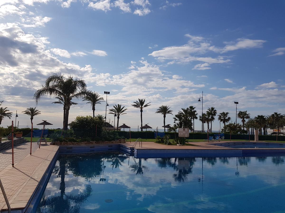 Luxury House 110 M2 On The Beach, Pool, Parking Τορρεμολίνος Εξωτερικό φωτογραφία