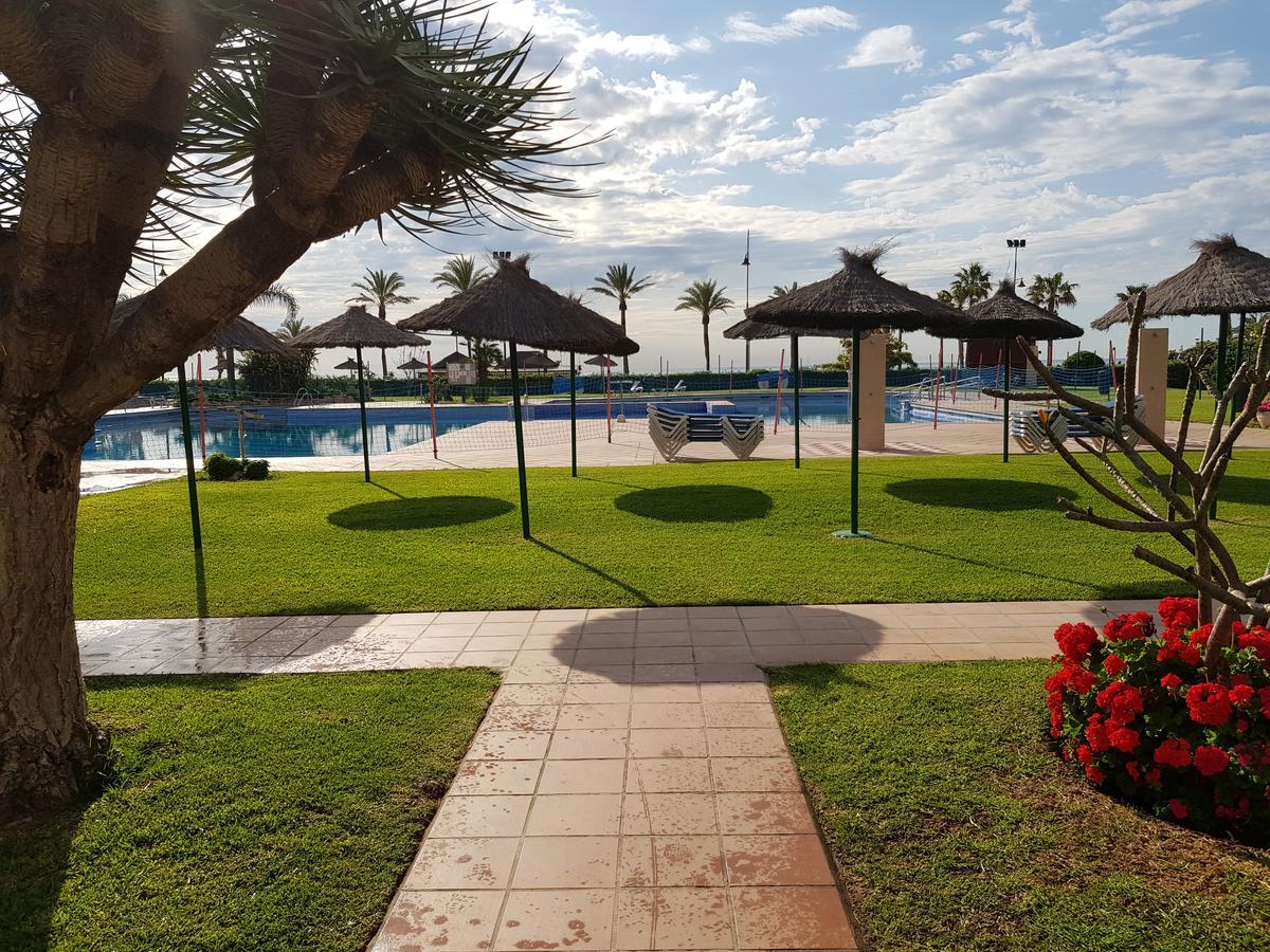 Luxury House 110 M2 On The Beach, Pool, Parking Τορρεμολίνος Εξωτερικό φωτογραφία