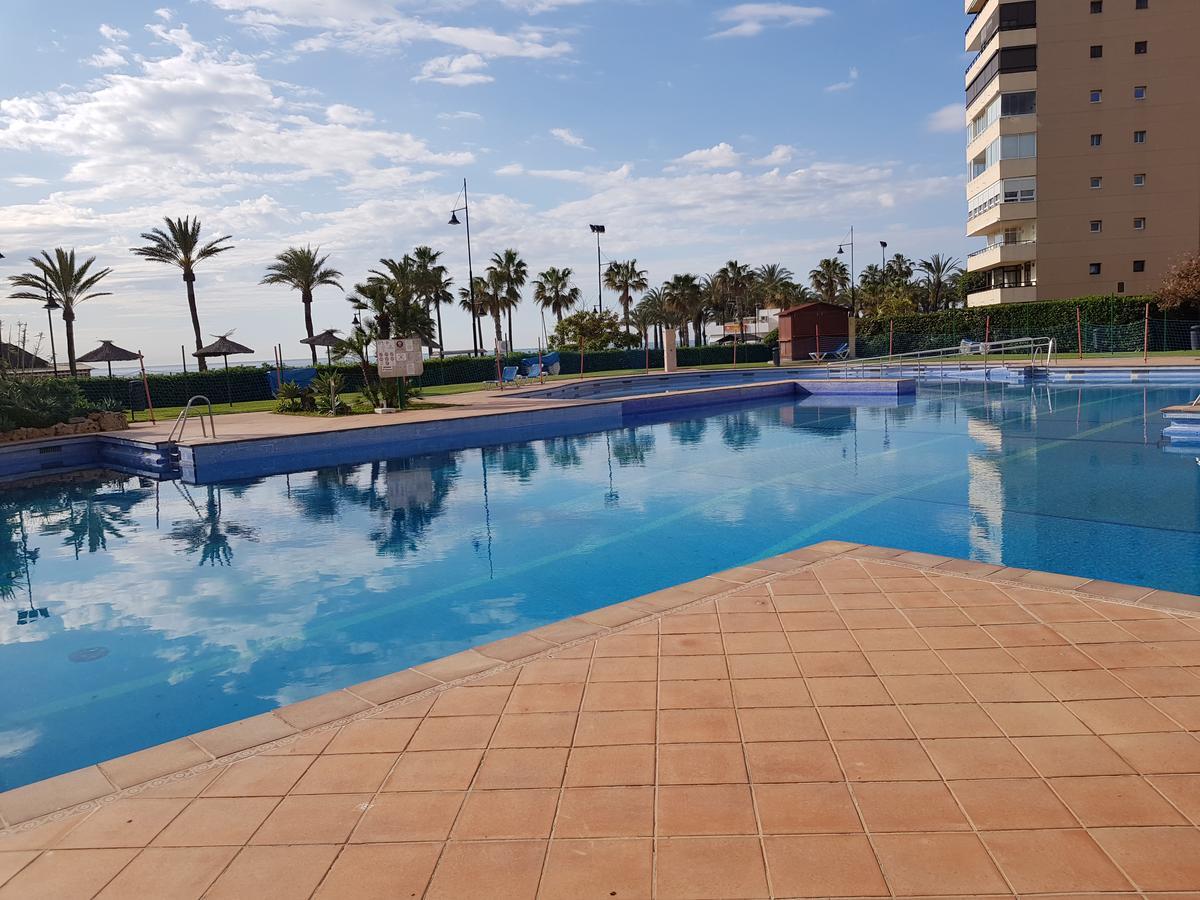 Luxury House 110 M2 On The Beach, Pool, Parking Τορρεμολίνος Εξωτερικό φωτογραφία
